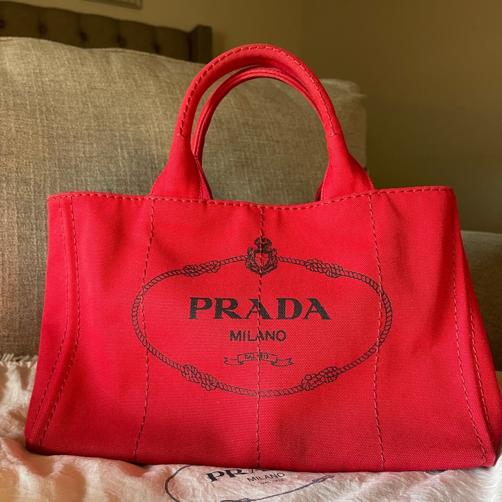 Prada Canapa MM Size